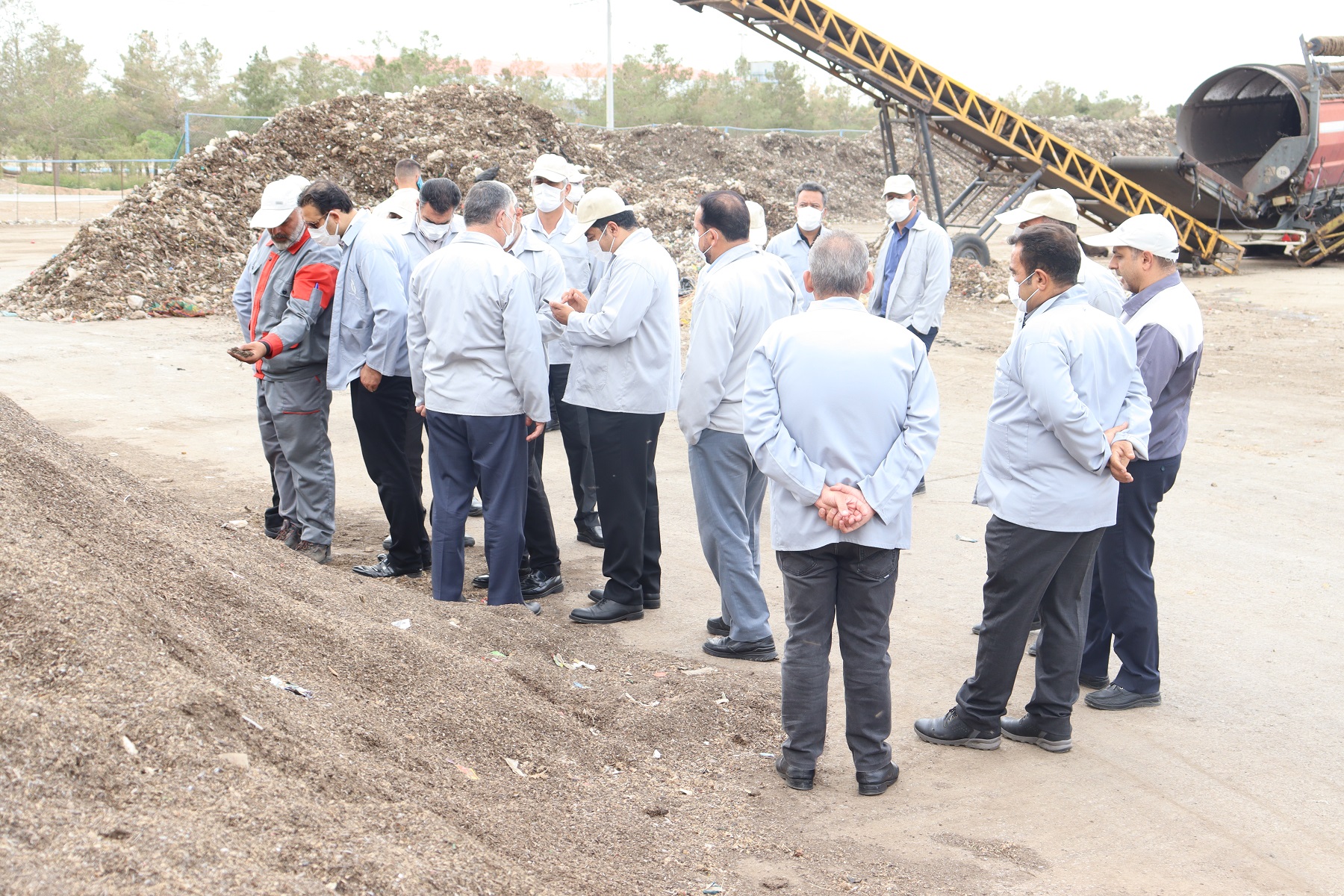 بازدید معاونین خدمات شهری استان اصفهان از مجتمع بازیافت، پردازش و تولید کود