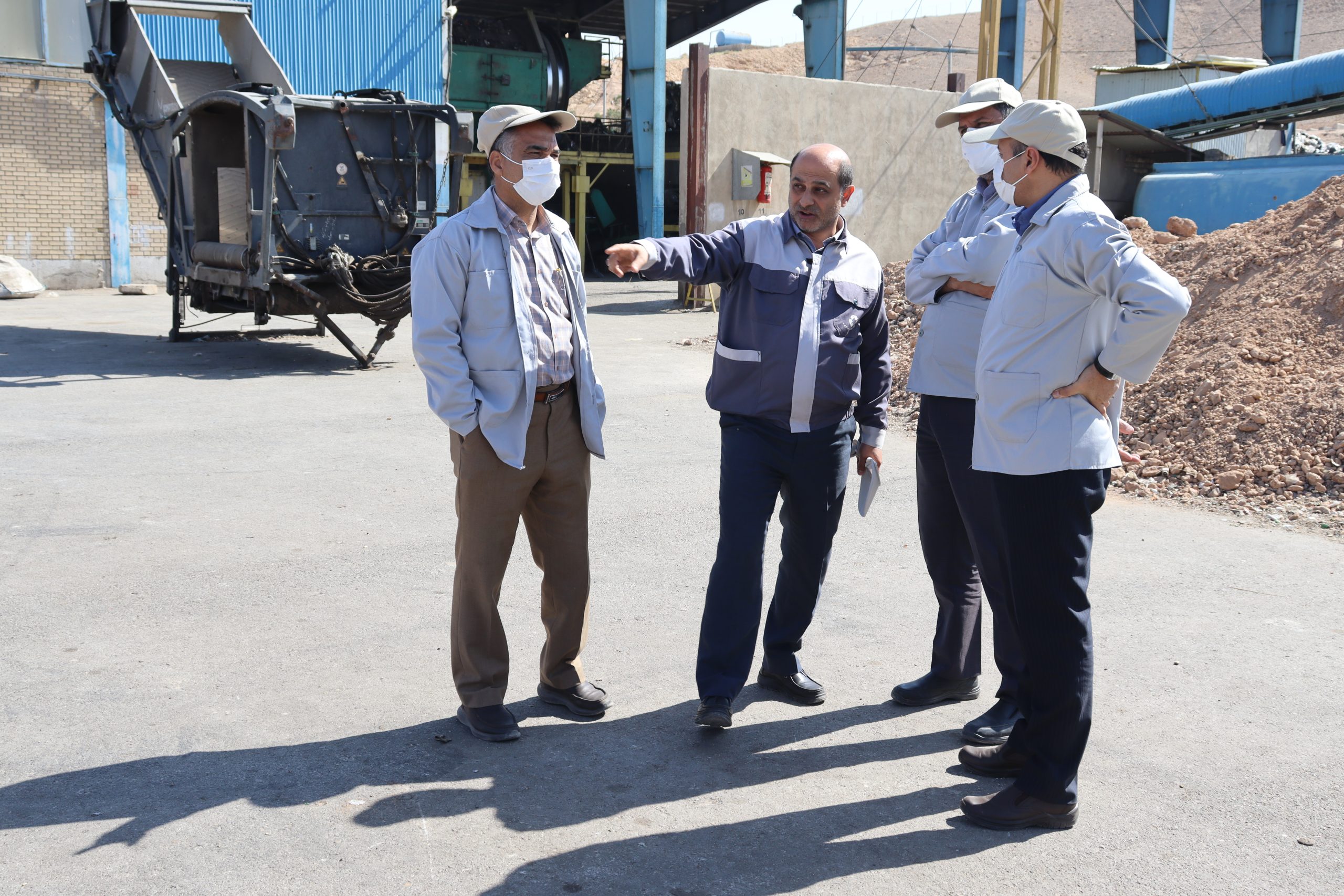 بازدید مدیرکل پدافند غیرعامل استان اصفهان از مجتمع بازیافت، پردازش و تولید کود